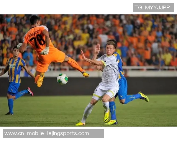 亨克与聚尔特瓦雷赫姆激战正酣谁能在这场较量中脱颖而出